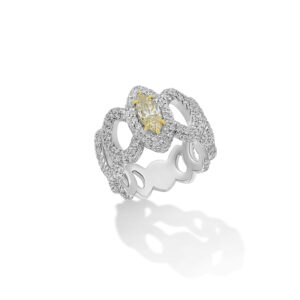 Anello in Oro con Diamanti Brillanti e Diamante Fancy Navette