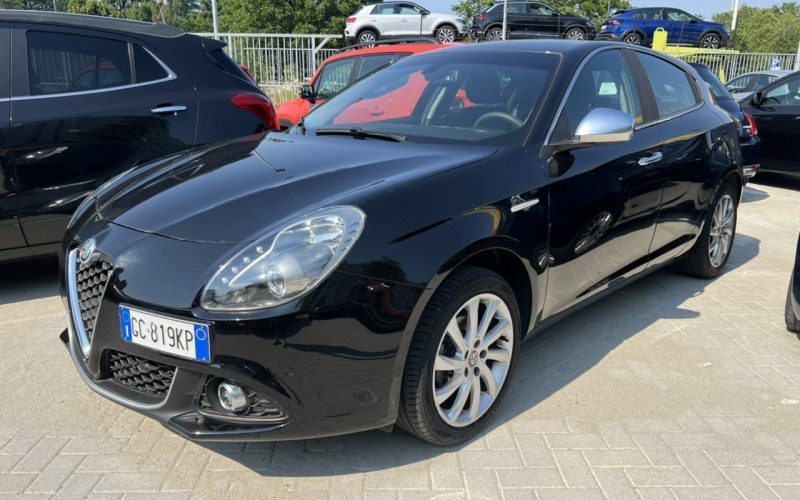 ALFA-ROMEO-GIULIETTA-2155826_1